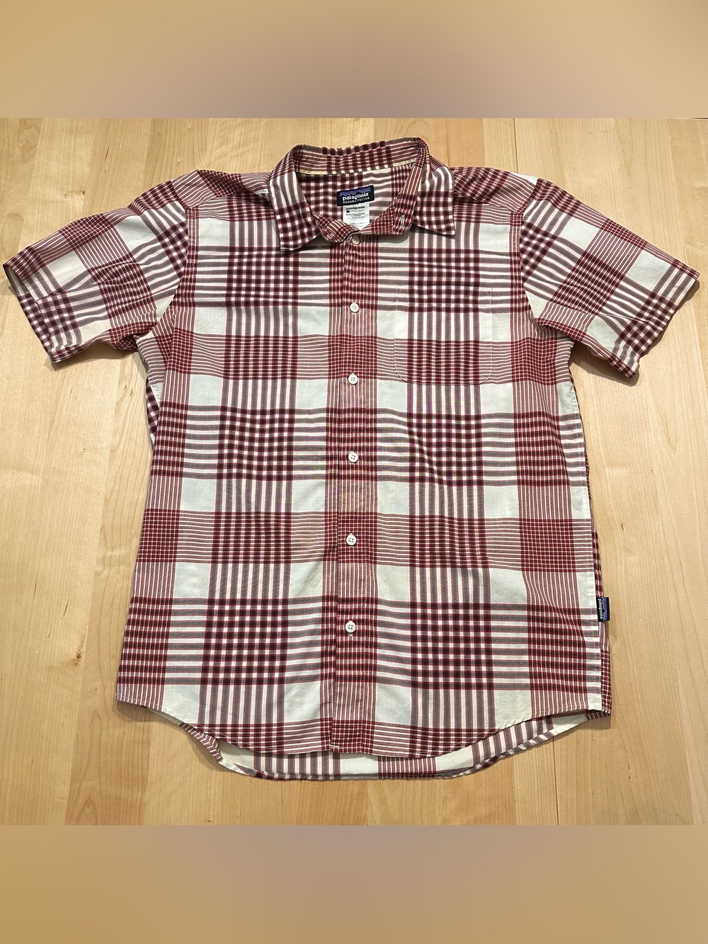 Mens Patagonia Short Sleeve Button Up Medium